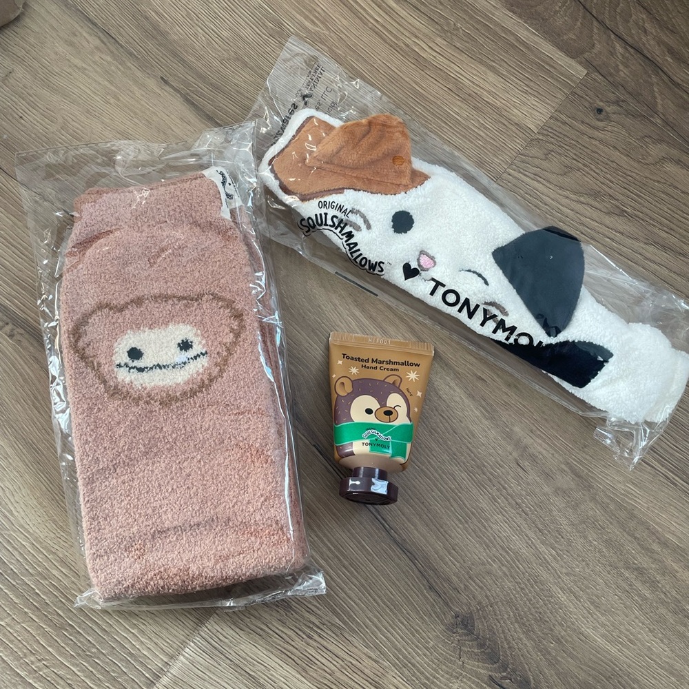 NWT Original Squishmallows X TONYMOLY Dog Spa Headband and Bear Socks Set